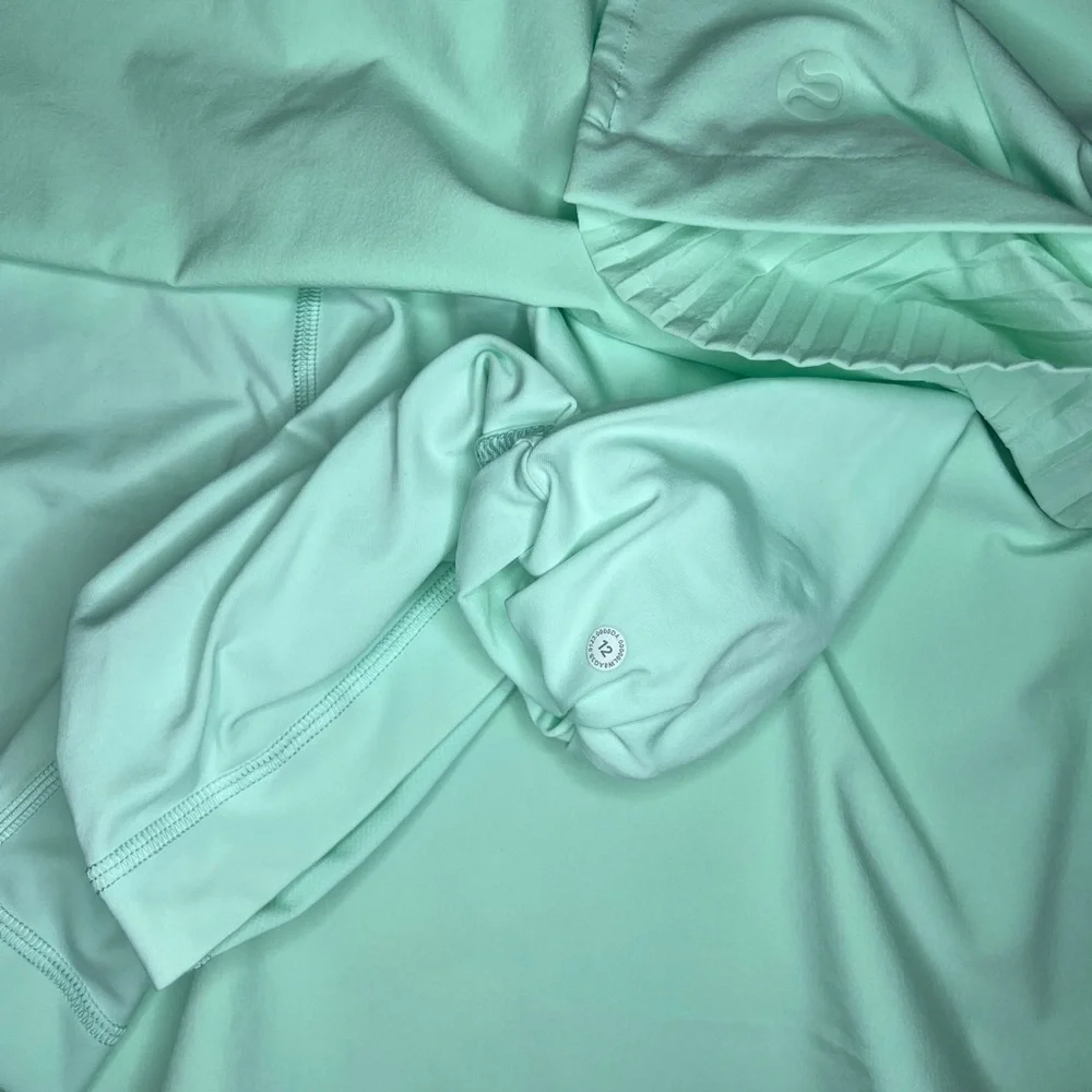 lululemon athletica Asymmetrical Skirt in Light Green - Picture 8 of 9